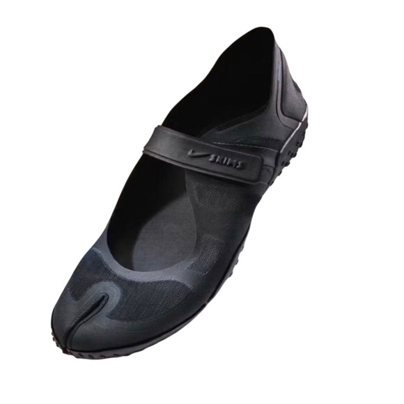 NikeSkims Shoes - NikeSKIMS Rift Mesh Split Toe Mary Jane Black Shoes NWT Dust Bag Women's Size